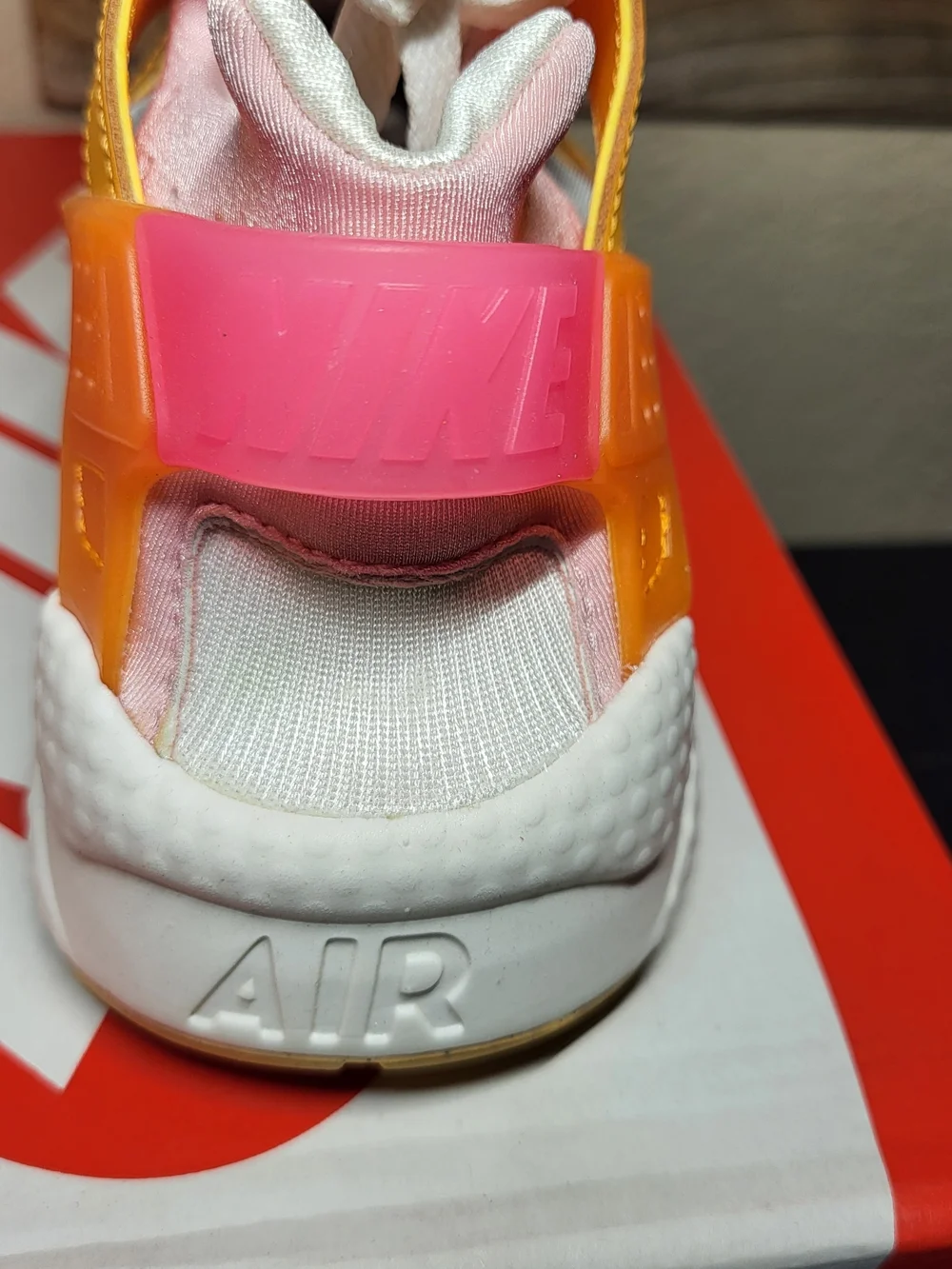 *NEW* Nike Huarache Summit White/Hyper Pink-Solar Women's Size 6